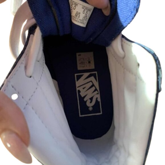 SHOES - Picture 5 of 5